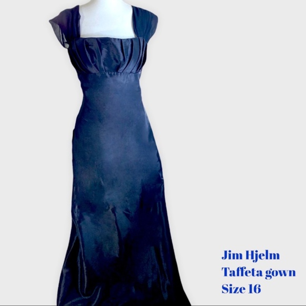 Square neckline modified train   silky taffeta  evening gownSz 16